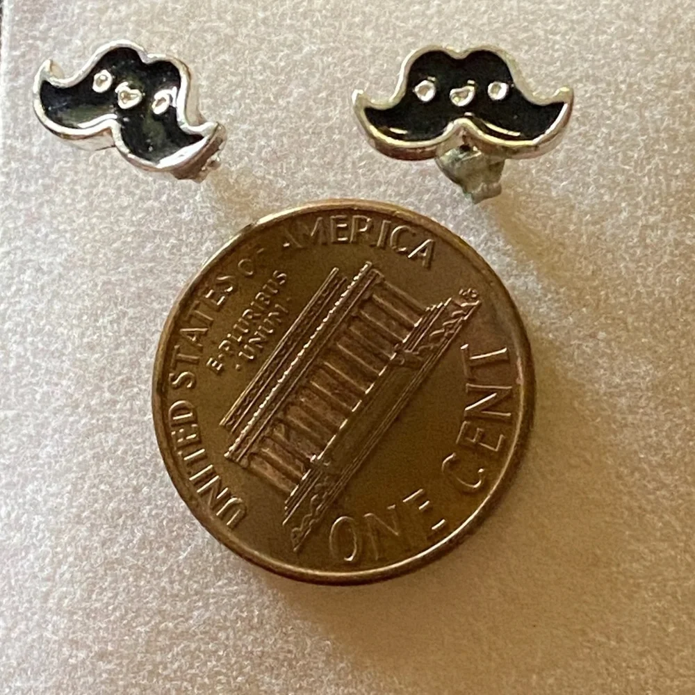🎉Silver Mustache Shaped Earrings Fun and Quirky Studs - Picture 3 of 4